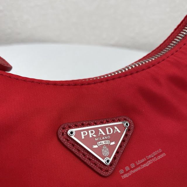 prada女包 普拉達2020新款nylon Hobo手拎包 時尚百搭 prada腋下包 1BH204 Prada單肩斜挎包  pyd2388